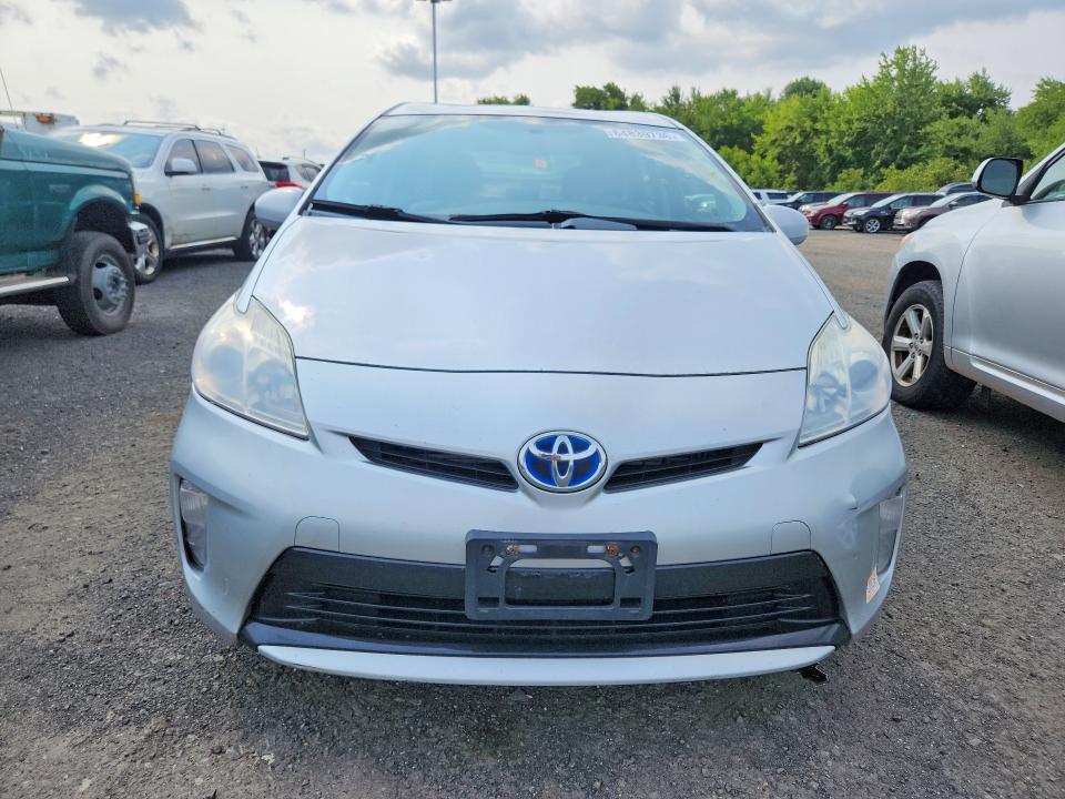 Photo 5 from auction – 2013 TOYOTA PRIUS with VIN JTDKN3DU6D5551454