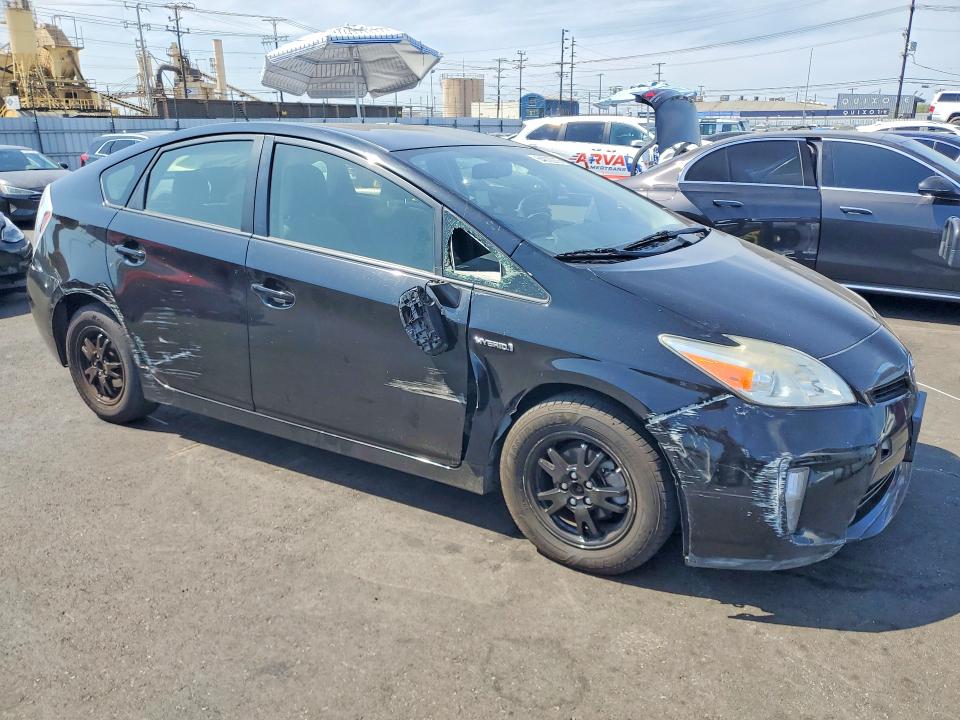 Photo 4 from auction – 2014 TOYOTA PRIUS with VIN JTDKN3DU1E0390901