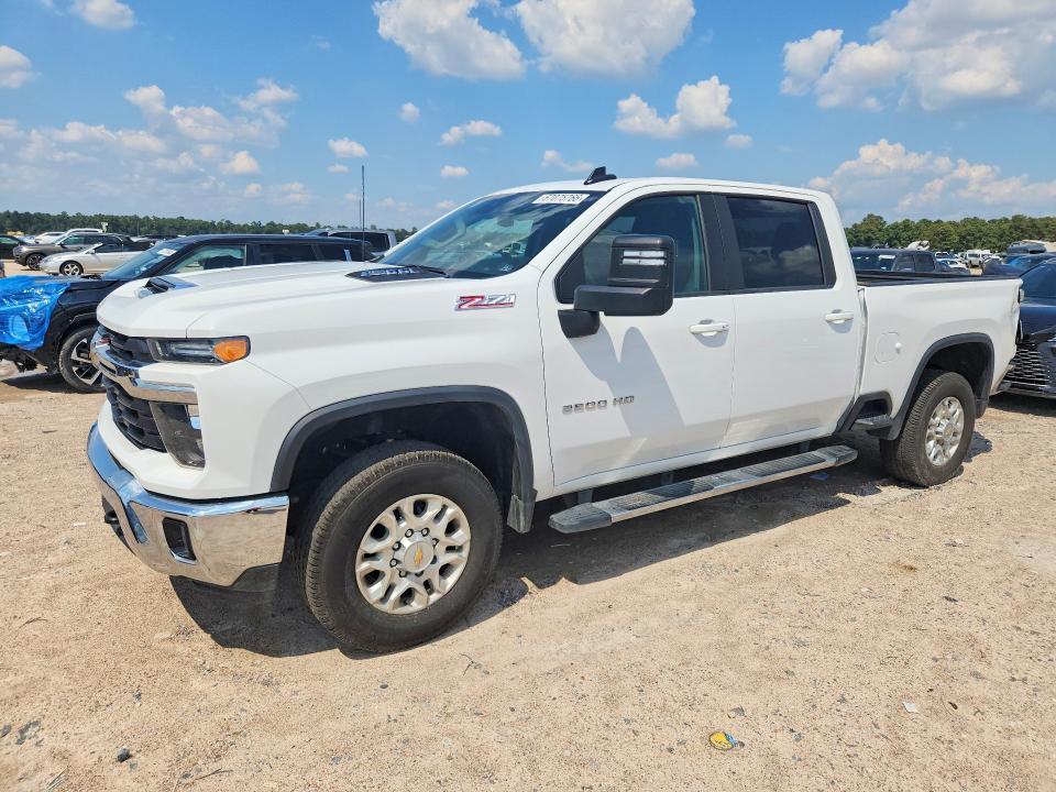 2026 CHEVROLET SILVERADO - Търг №67075766