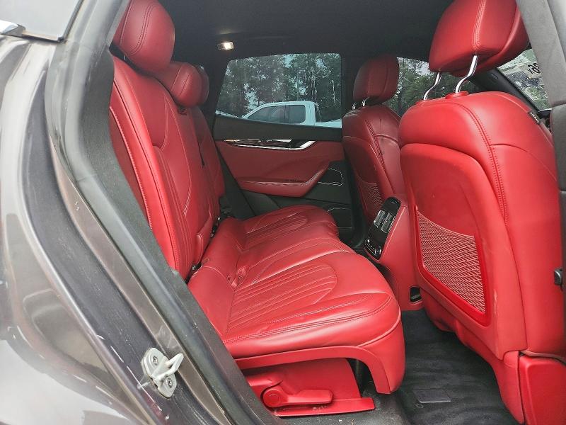 Photo 11 from auction – 2018 MASERATI LEVANTE with VIN ZN661YUL5JX306791