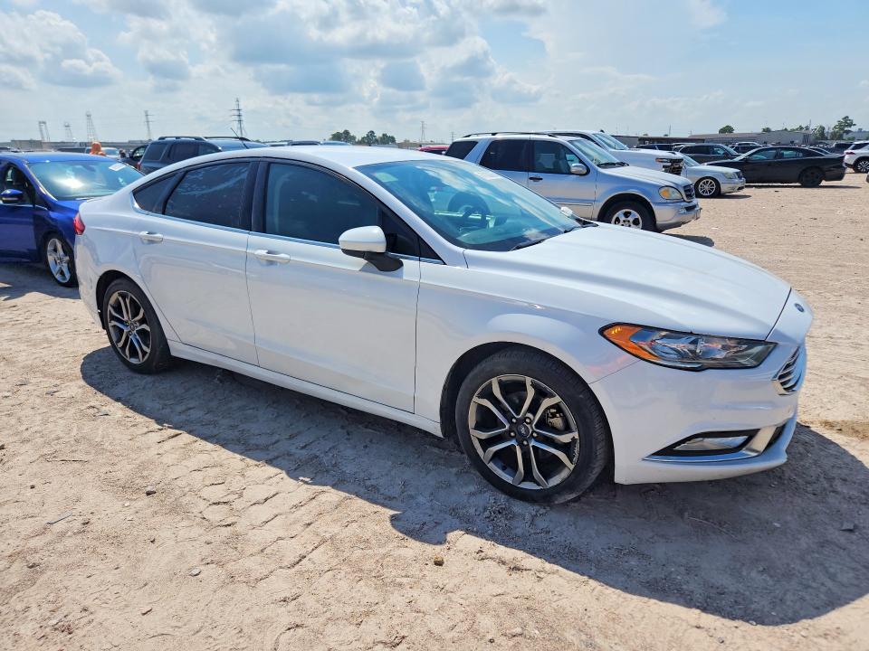 Photo 4 from auction – 2017 FORD FUSION with VIN 3FA6P0HD2HR347165