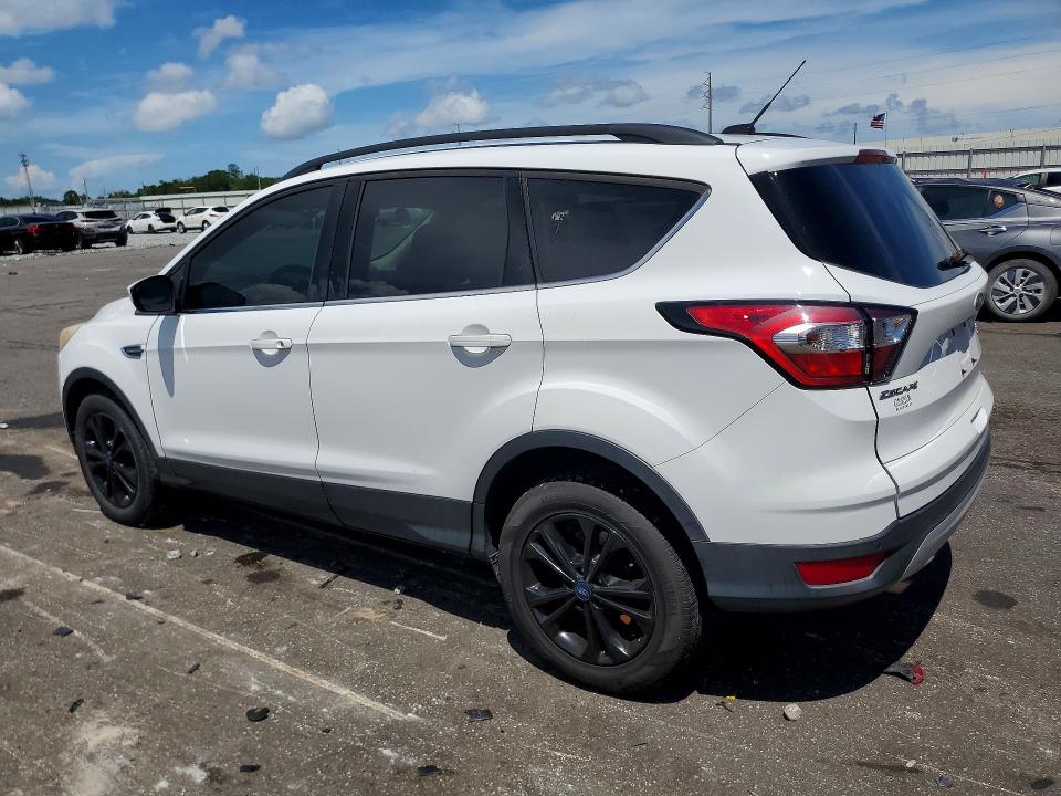 Photo 2 from auction – 2017 FORD ESCAPE with VIN 1FMCU0GD4HUE63849