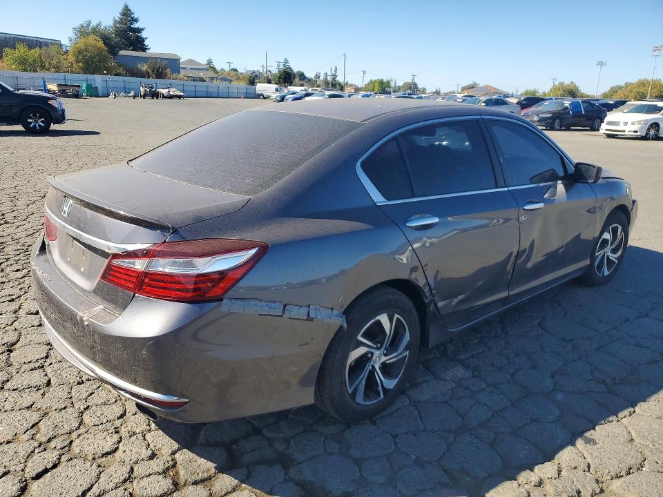 Photo 3 from auction – 2017 HONDA ACCORD with VIN 1HGCR2F34HA222080