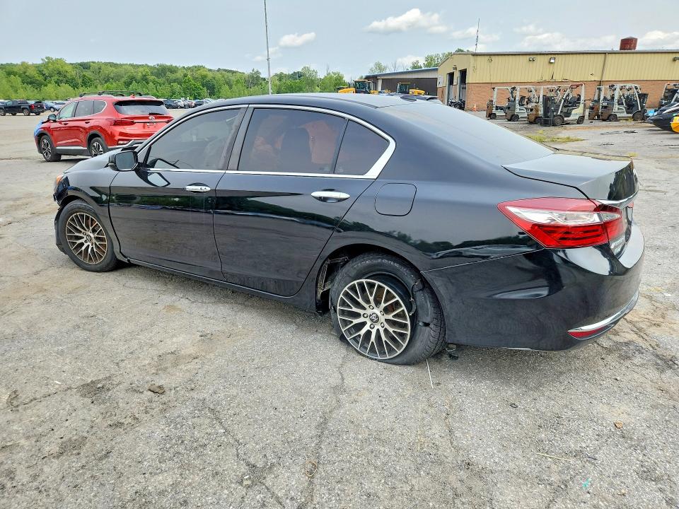 Photo 2 from auction – 2016 HONDA ACCORD with VIN 1HGCR2F71GA160204