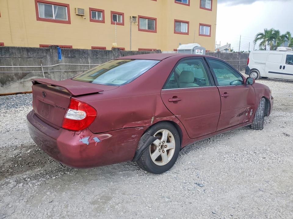 Photo 3 from auction – 2002 TOYOTA CAMRY with VIN 4T1BE32K72U029982