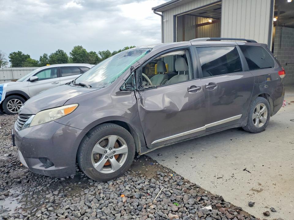 TOYOTA SIENNA 2013 with VIN 5TDKK3DC8DS303281 - Photo from auction