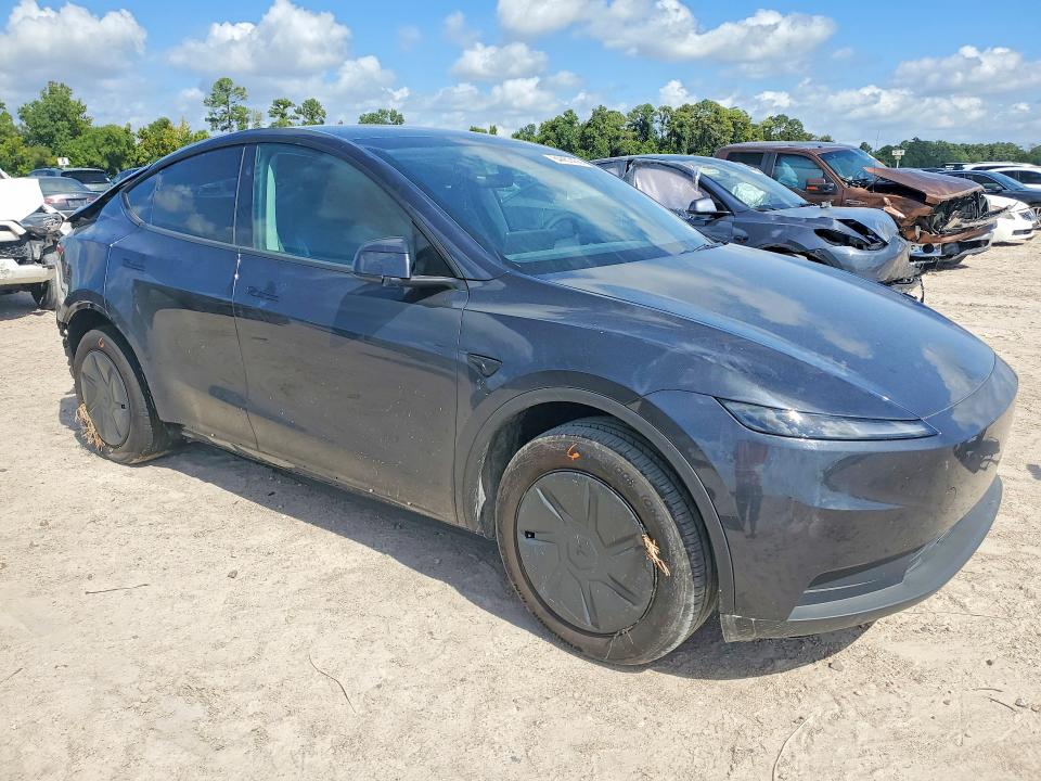 Фото 4 с аукциона – 2026 TESLA MODEL  Y с VIN 7SAYGDED8TA596322