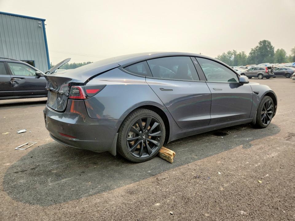 Foto 3 de la subasta – 2018 TESLA MODEL 3 con VIN 5YJ3E1EA7JF110181
