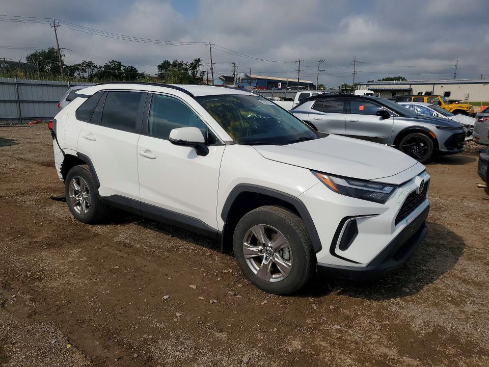 Photo 4 from auction – 2023 TOYOTA RAV4 with VIN 2T3P1RFV5PW362656