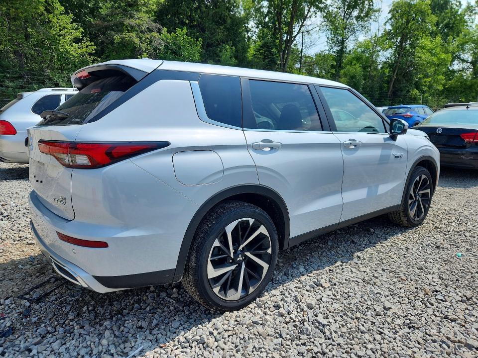 Photo 3 from auction – 2025 MITSUBISHI OUTLANDER with VIN JA4T5VA92SZ054868