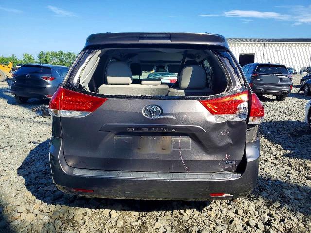 Photo 6 from auction – 2013 TOYOTA SIENNA with VIN 5TDYK3DC8DS291403