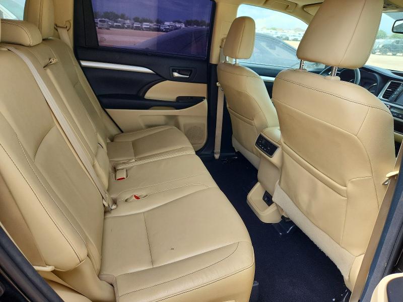 Photo 11 from auction – 2014 TOYOTA HIGHLANDER with VIN 5TDJKRFHXES011351