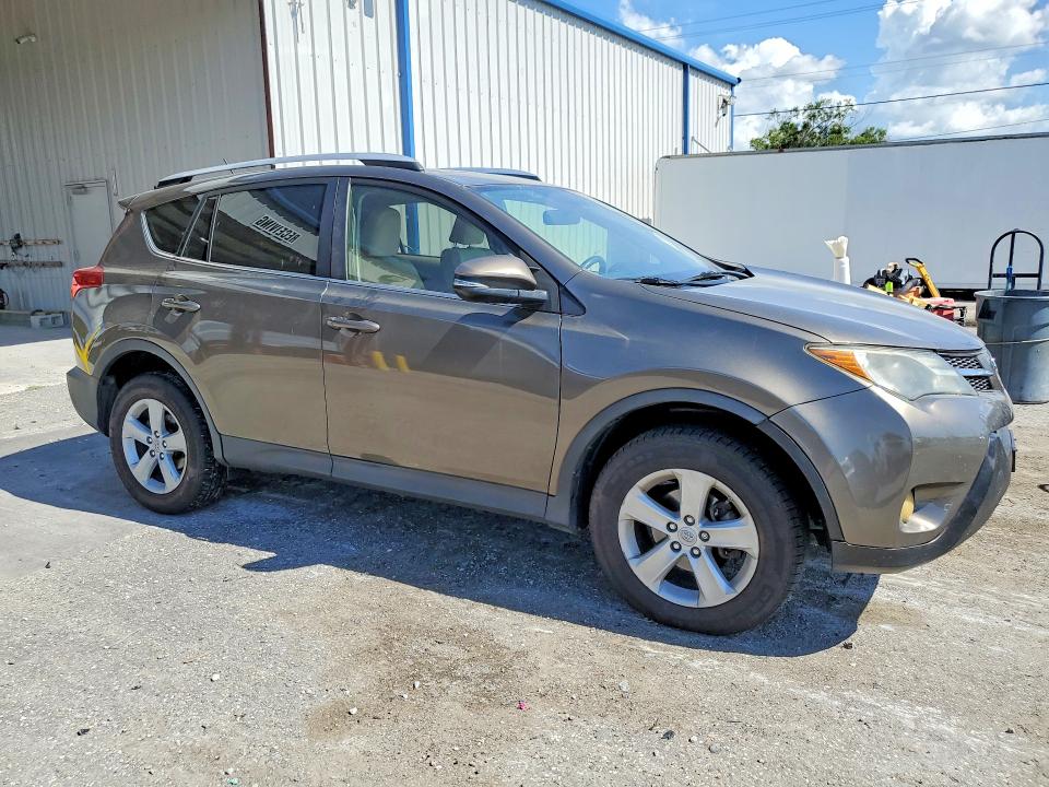 Photo 4 from auction – 2013 TOYOTA RAV4 with VIN JTMRFREV0DD009391