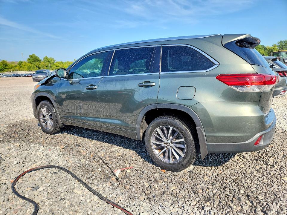 Photo 2 from auction – 2017 TOYOTA HIGHLANDER with VIN 5TDJZRFH5HS438923