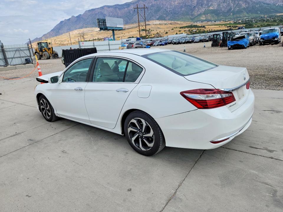 Photo 2 from auction – 2016 HONDA ACCORD with VIN 1HGCR2F83GA136351