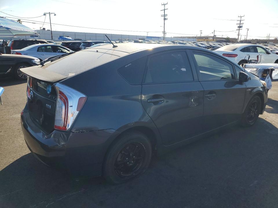 Photo 3 from auction – 2014 TOYOTA PRIUS with VIN JTDKN3DU2E0380099