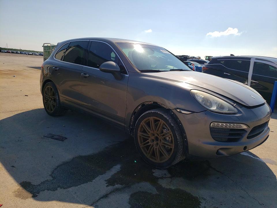 Photo 4 from auction – 2012 PORSCHE CAYENNE with VIN WP1AB2A21CLA40356
