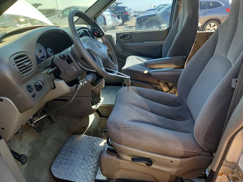 Photo 7 from auction – 2002 DODGE GRAND CARAVAN with VIN 2B4GP44R82R702745