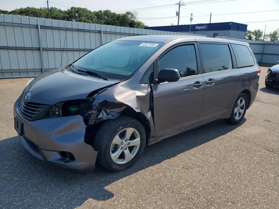 2013 TOYOTA SIENNA - Търг №63421566