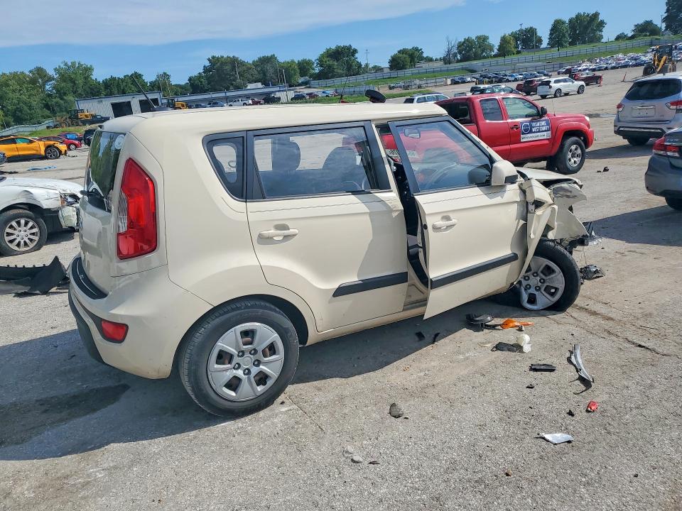 Photo 3 from auction – 2012 KIA SOUL with VIN KNDJT2A58C7470712