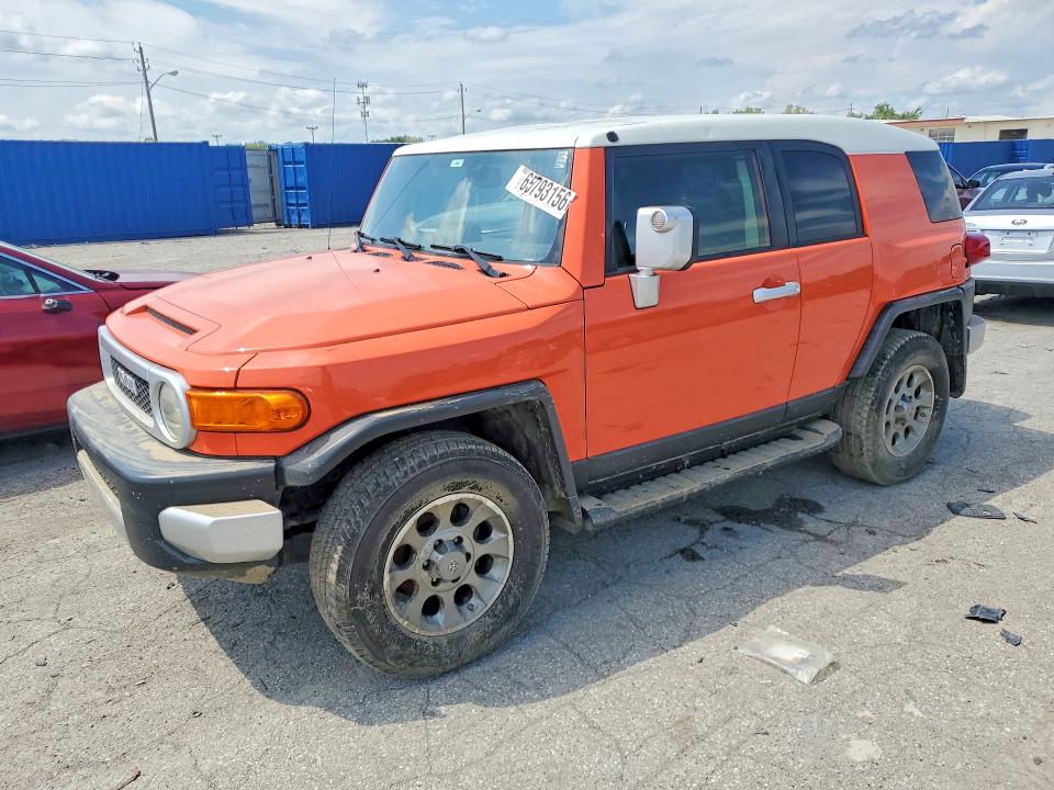 2013 TOYOTA FJ CRUISER - Търг №65793156