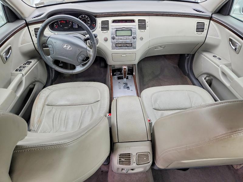 Zdjęcie 8 z aukcji – 2011 HYUNDAI AZERA z VIN KMHFC4DD1BA539077