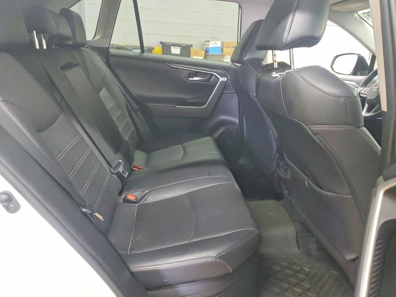 Photo 11 from auction – 2021 TOYOTA RAV4 with VIN 4T3D6RFV7MU046465