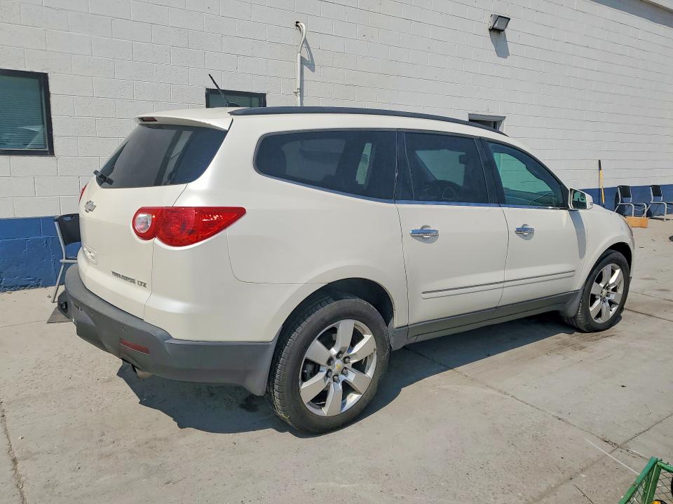 Photo 3 from auction – 2012 CHEVROLET TRAVERSE with VIN 1GNKVLED7CJ350612