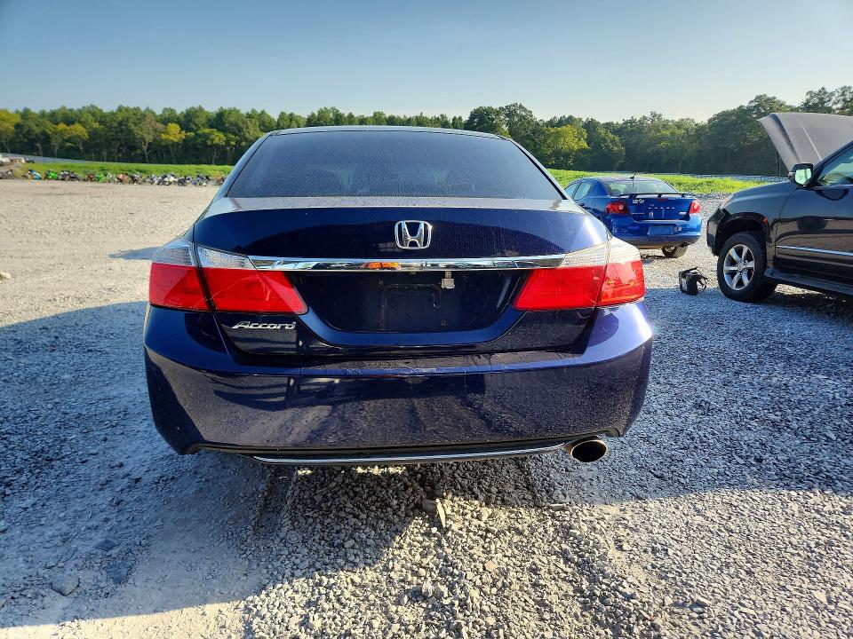 Photo 6 from auction – 2014 HONDA ACCORD with VIN 1HGCR2F32EA083045