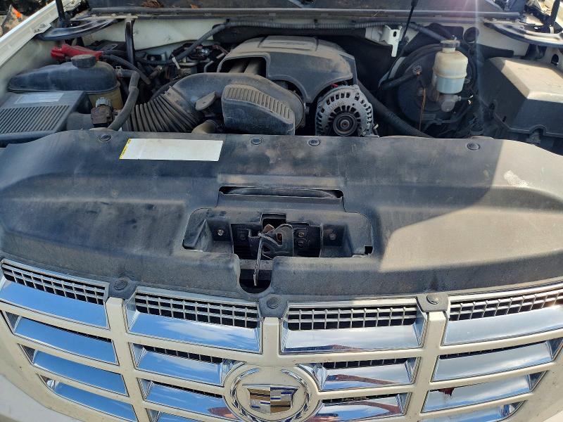 Photo 12 from auction – 2010 CADILLAC ESCALADE with VIN 1GYUCHEF0AR200842