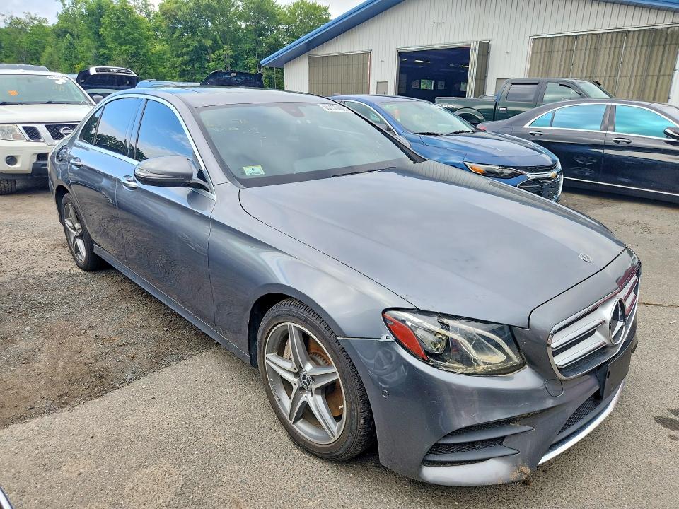 Photo 4 from auction – 2017 MERCEDES-BENZ E with VIN WDDZF4KB0HA241905
