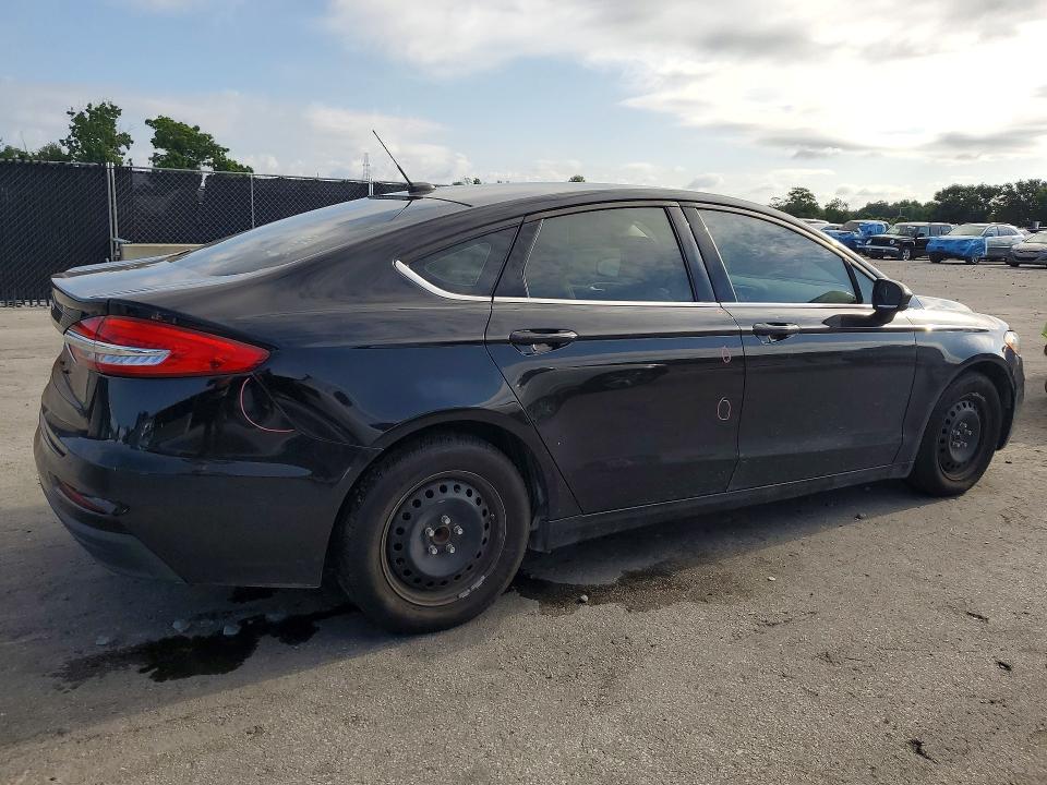 Photo 3 from auction – 2019 FORD FUSION with VIN 3FA6P0G75KR160327