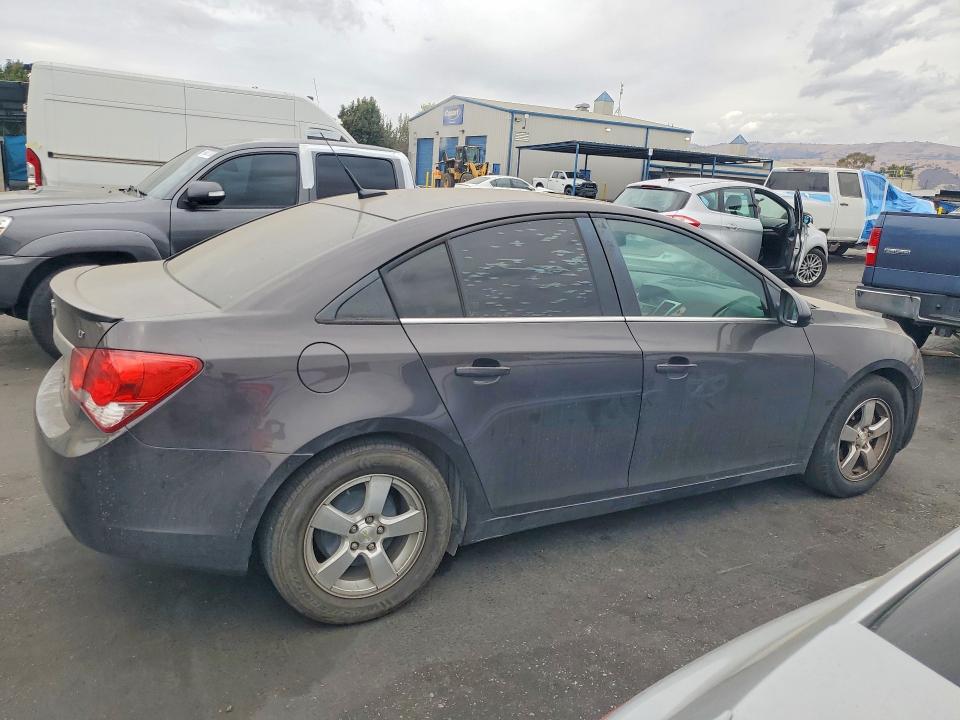 Photo 3 from auction – 2014 CHEVROLET CRUZE with VIN 1G1PC5SBXE7220867