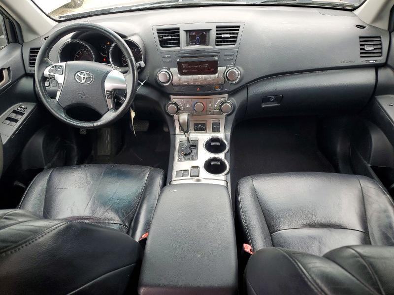 Снимка 8 от търг – 2011 TOYOTA HIGHLANDER с VIN 5TDZK3EH2BS037679