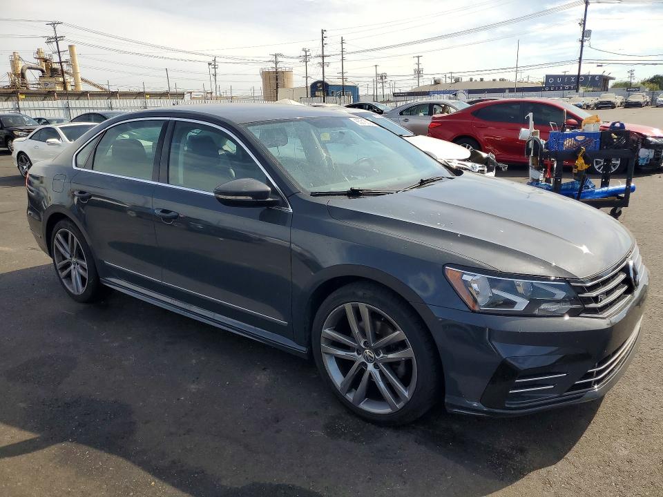Photo 4 from auction – 2016 VOLKSWAGEN PASSAT with VIN 1VWAT7A32GC046349
