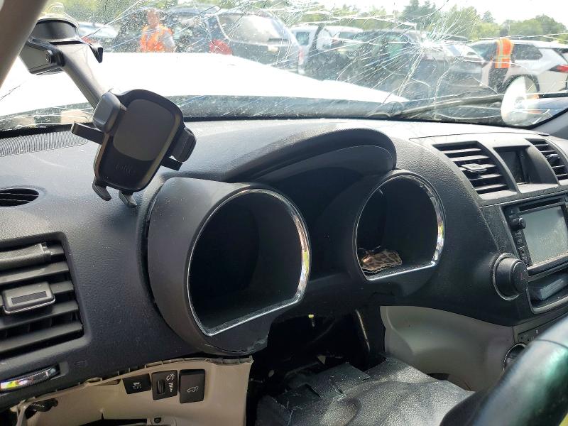 Photo 9 from auction – 2013 TOYOTA HIGHLANDER with VIN 5TDBK3EHXDS219361