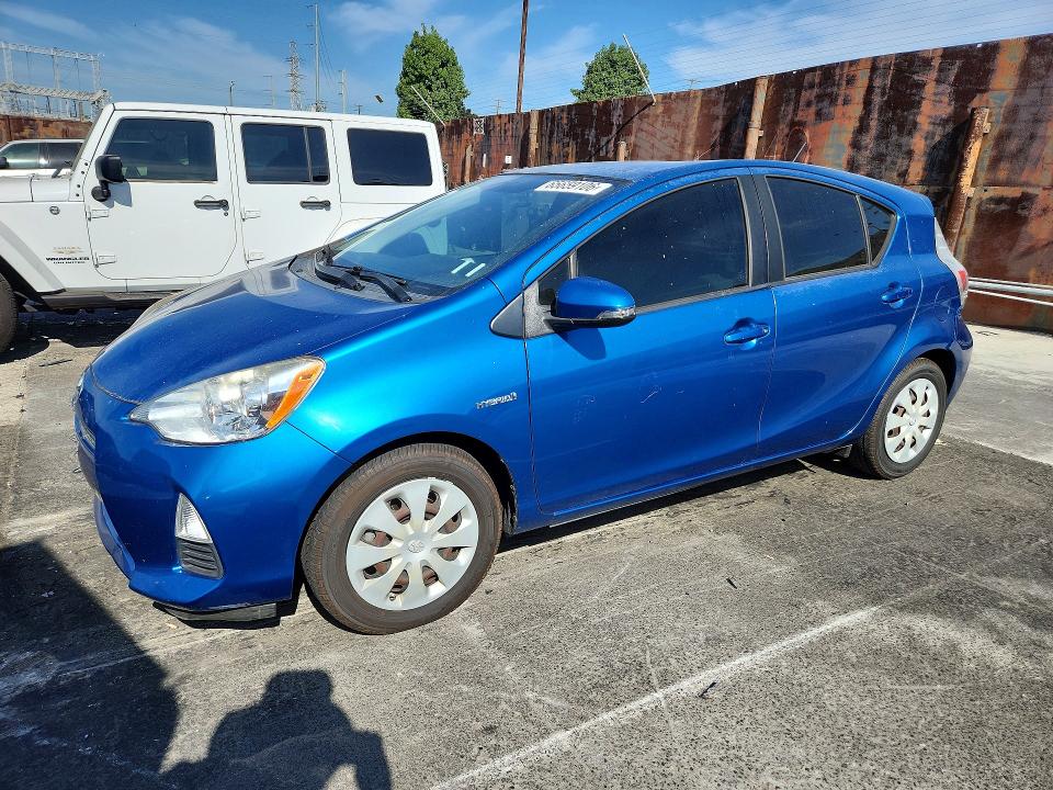 TOYOTA PRIUS C 2013 with VIN JTDKDTB39D1551159 - Photo from auction