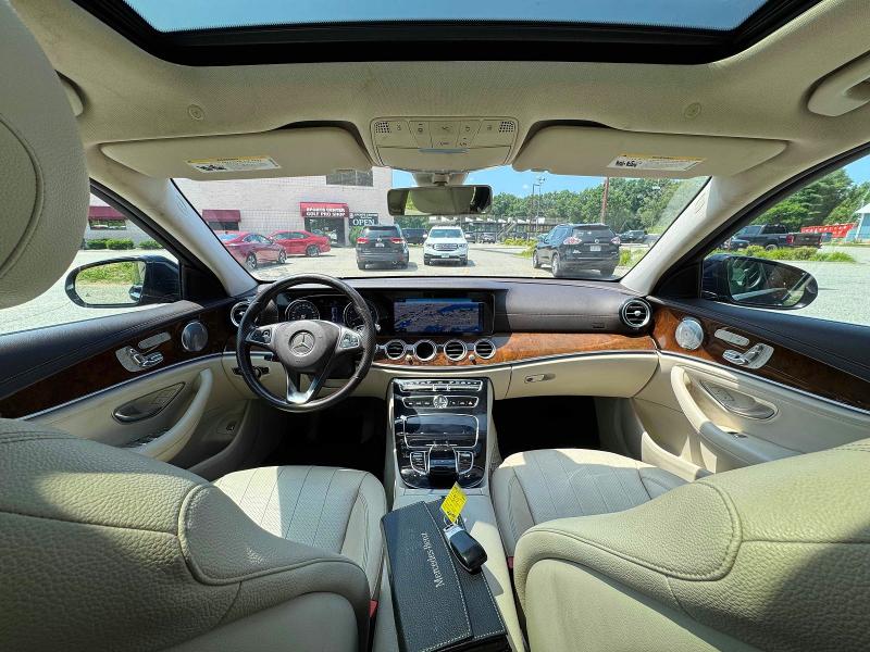 Photo 9 from auction – 2017 MERCEDES-BENZ E with VIN WDDZF4KB4HA073220