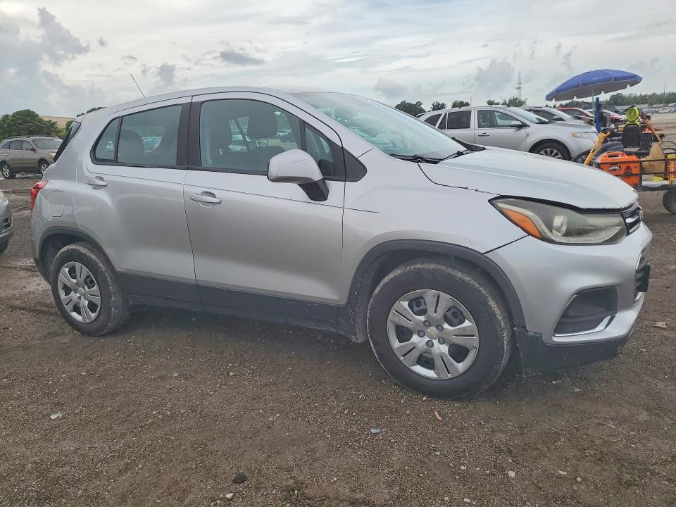 Photo 4 from auction – 2017 CHEVROLET TRAX with VIN KL7CJKSBXHB185174