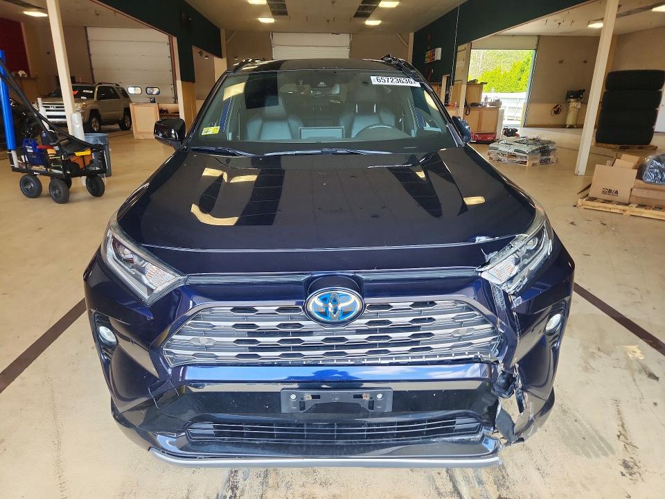 Photo 5 from auction – 2019 TOYOTA RAV4 with VIN JTMEWRFV7KD509509