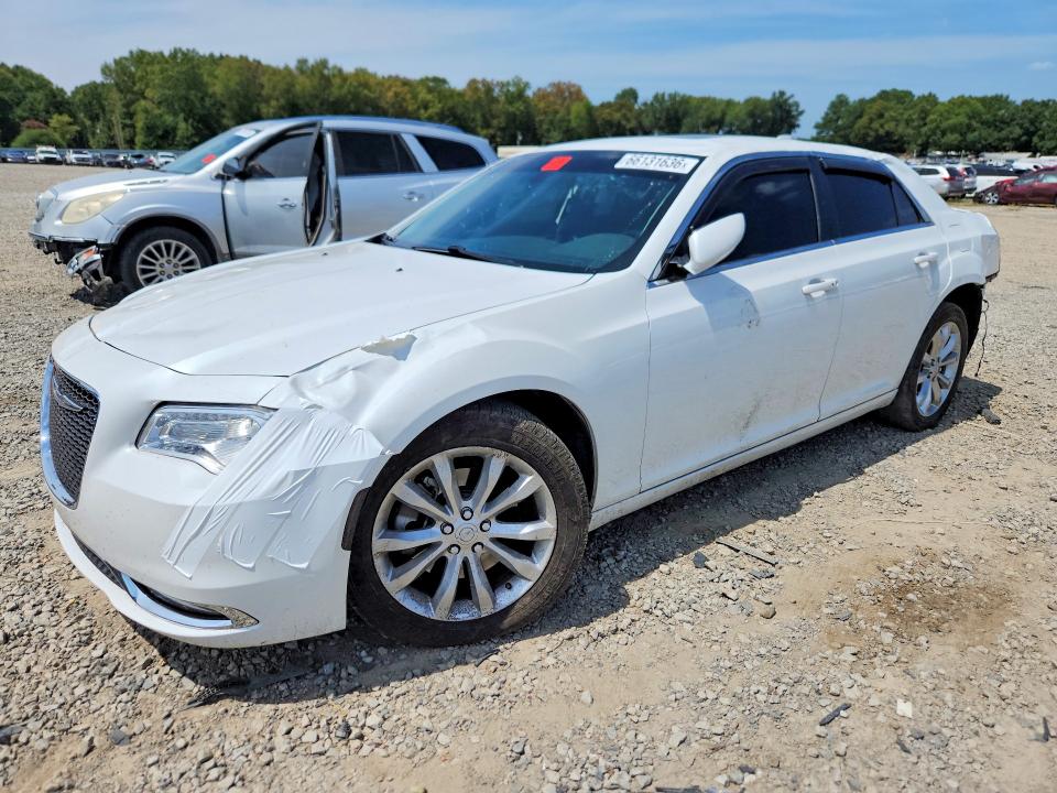 Фото 1 с аукциона – 2016 CHRYSLER 300 с VIN 2C3CCARG6GH262111