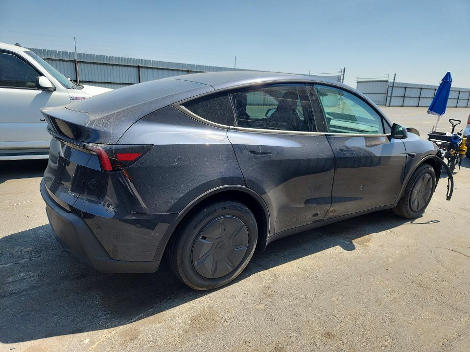 Снимка 3 от търг – 2026 TESLA MODEL Y с VIN 7SAYGDEDXTA607384
