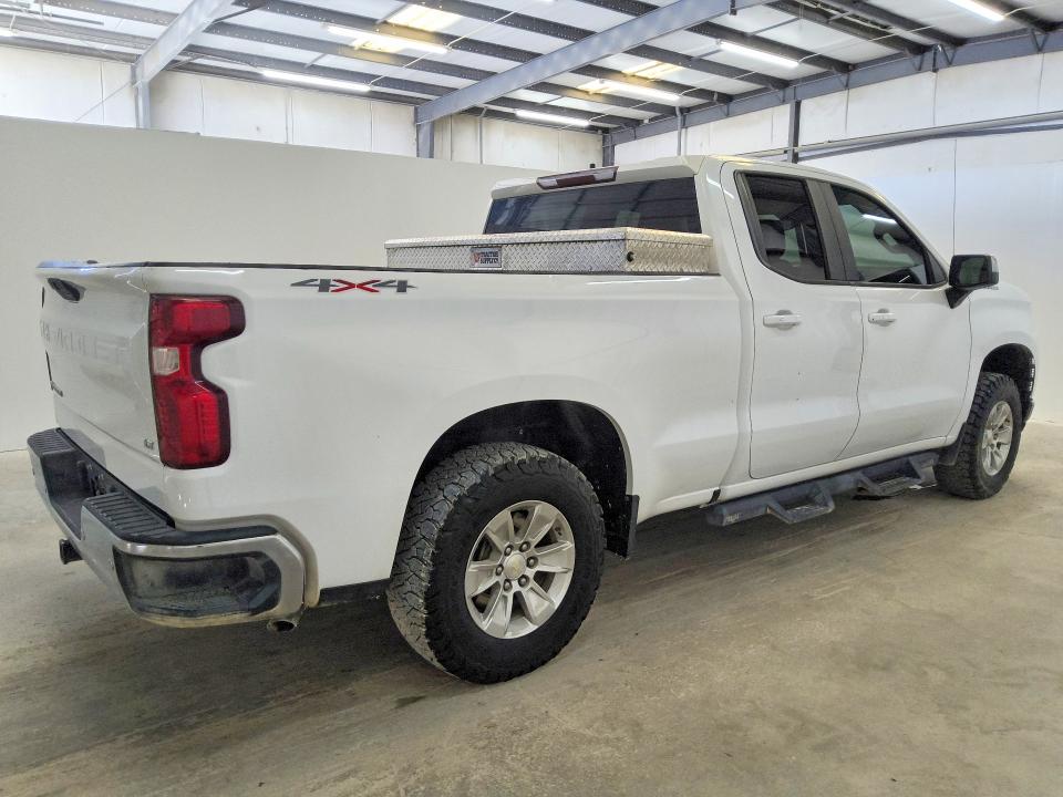 Photo 3 from auction – 2019 CHEVROLET SILVERADO with VIN 1GCRYDEDXKZ350253