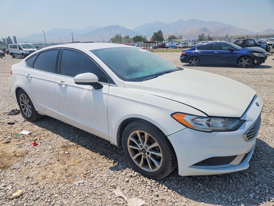Photo 4 from auction – 2017 FORD FUSION with VIN 3FA6P0HD1HR145532