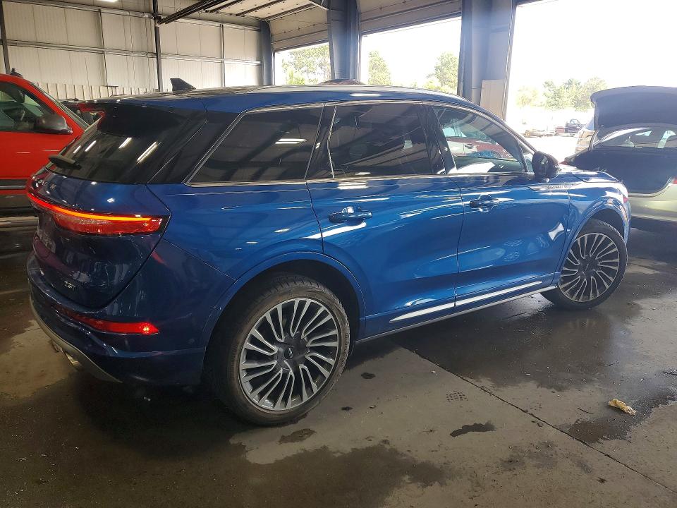 Photo 3 from auction – 2020 LINCOLN CORSAIR with VIN 5LMCJ2DH7LUL12909