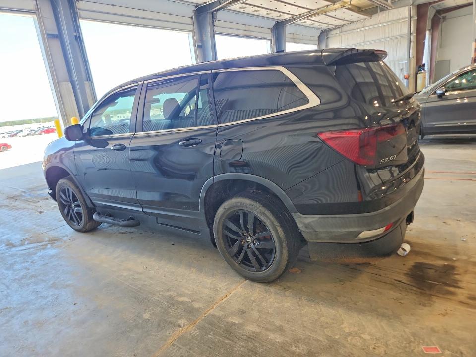 Photo 2 from auction – 2018 HONDA PILOT with VIN 5FNYF5H74JB027592