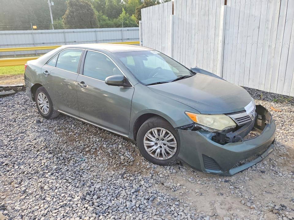 Photo 4 from auction – 2014 TOYOTA CAMRY with VIN 4T4BF1FK9ER383492
