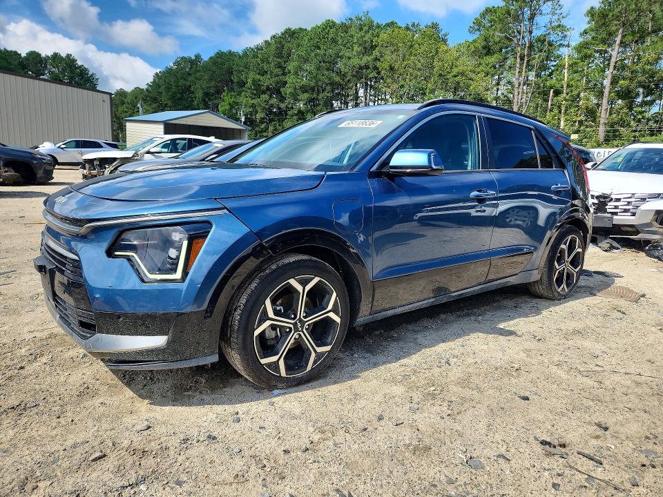 KIA NIRO 2023 with VIN KNDCR3LF6P5077554 - Photo from auction