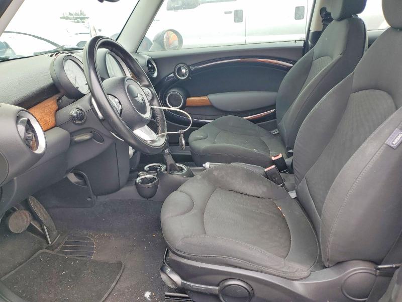 Photo 7 from auction – 2004 MINI COOPER with VIN WMWMF33577TT50627