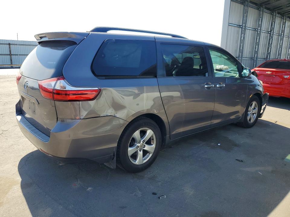 Photo 3 from auction – 2016 TOYOTA SIENNA with VIN 5TDKK3DC7GS752486